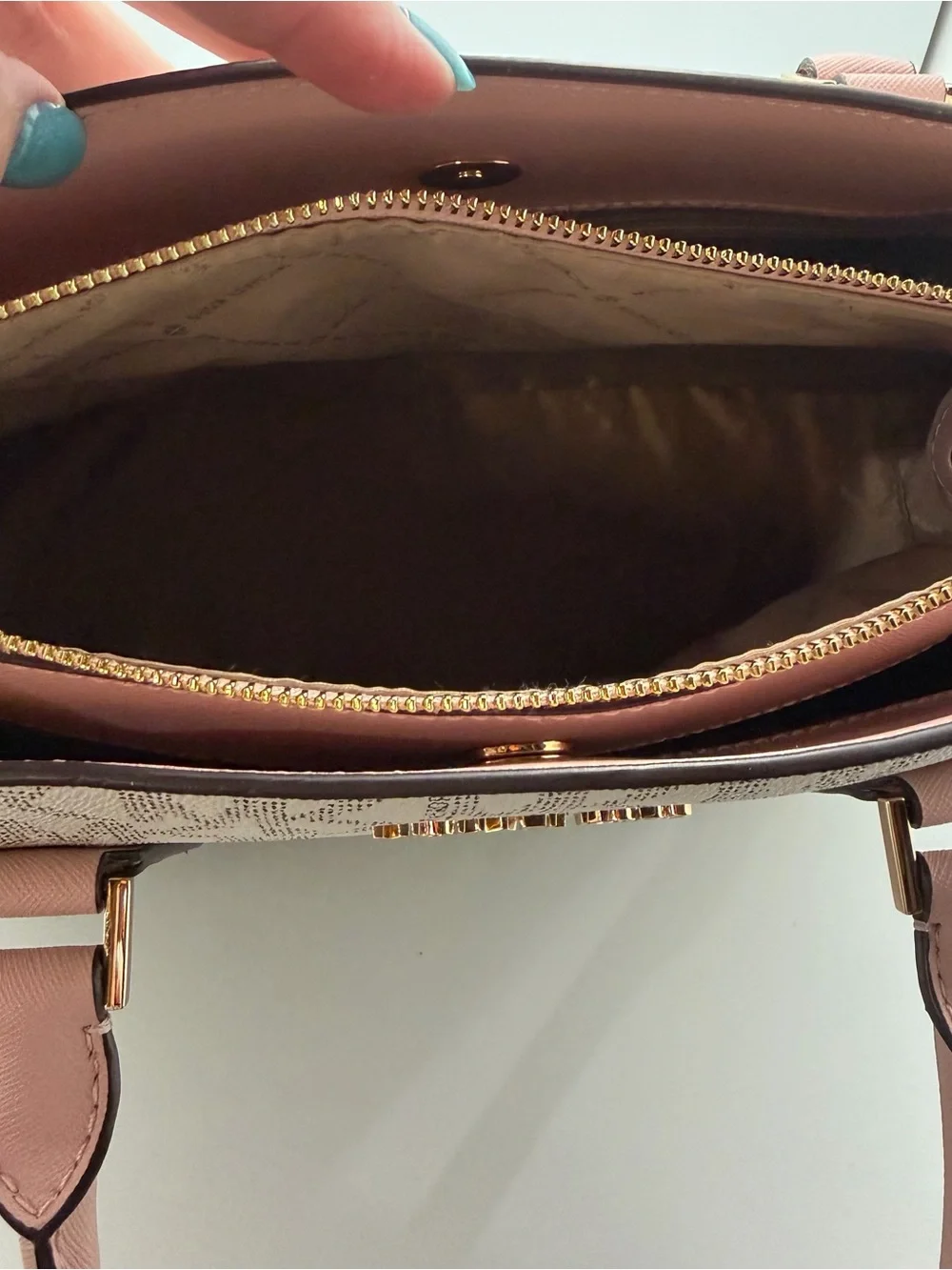 Michael Kors Lynn Large East West Signature Satchel with Dusty Pink Trim NWT